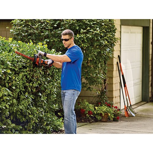 BLACK+DECKER 40V MAX Cordless Hedge Trimmer with POWERCOMMAND Powe...