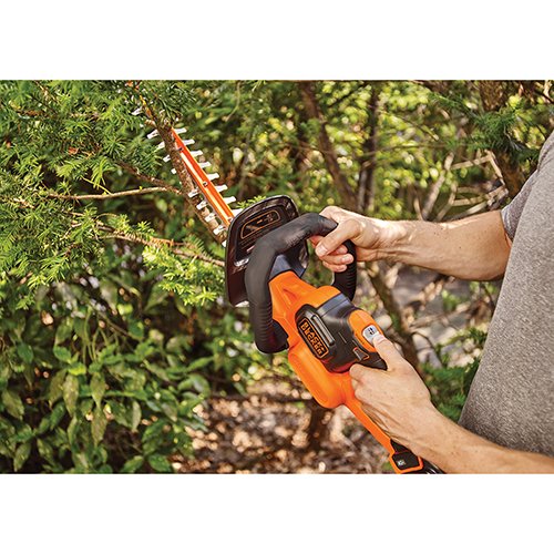 BLACK+DECKER 40V MAX Cordless Hedge Trimmer with POWERCOMMAND Powe...