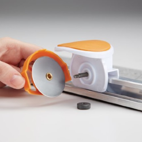 Fiskars 195130-1001 Rotary Cutter and Ruler Combo, 6x24 Inch