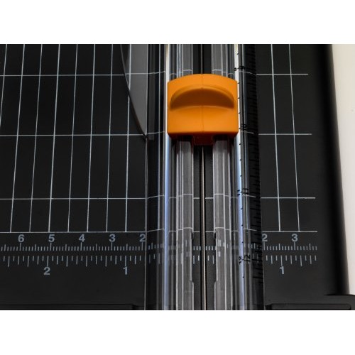 Fiskars SureCut Portable Trimmer with Recycled Cutline, 12 Inch Cu...