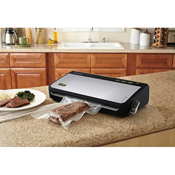 FoodSaver FM2435 Vacuum Sealer Machine with Bonus Handheld Sealer and  Starter Kit