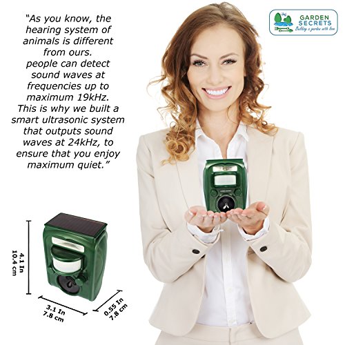 GARDEN SECRETS Compact Solar Ultrasonic Animal Repellent. Skunk Ra...