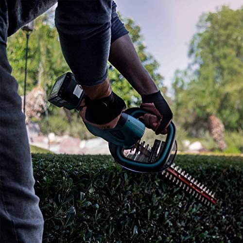Makita XHU02M1 18V LXT Lithium-Ion Cordless 4.0Ah 22 Hedge Trim...