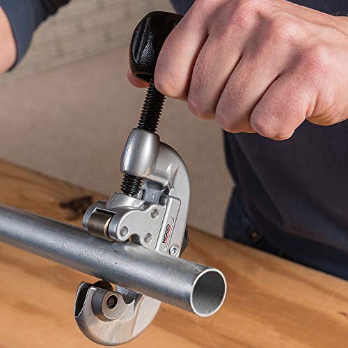 RIDGID 32920 Model 15 Screw Feed Tubing Cutter, 3/16-inch to 1-1/8...