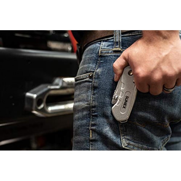 Folding Utility Knife Comes with 6 Blades in A Small Storage Case